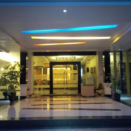 Hotel Davinci Kendari Exterior photo