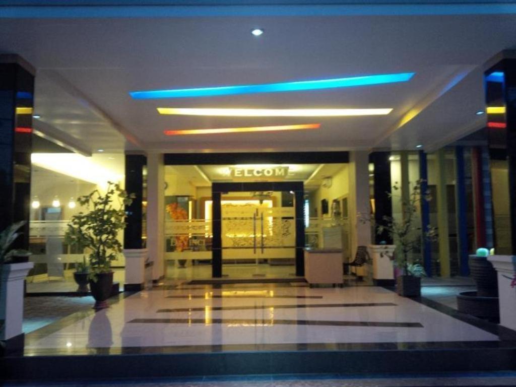 Hotel Davinci Kendari Exterior photo