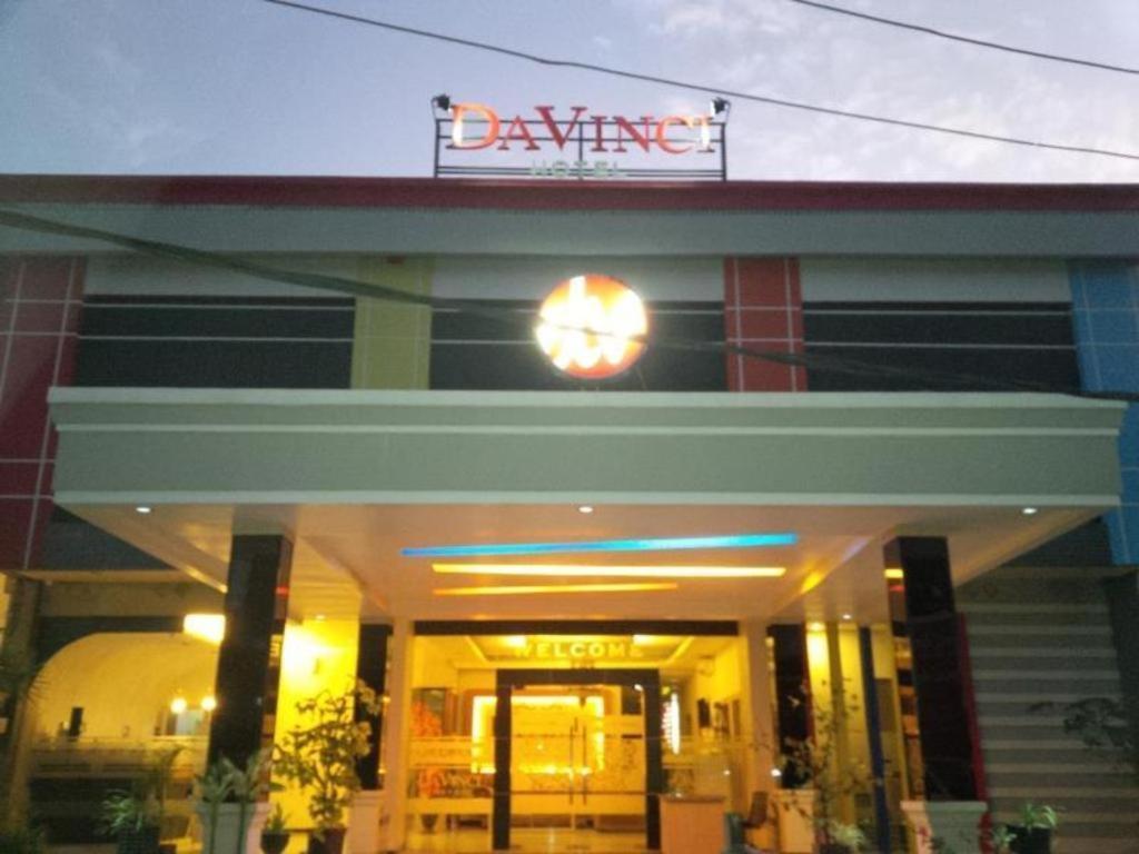 Hotel Davinci Kendari Exterior photo